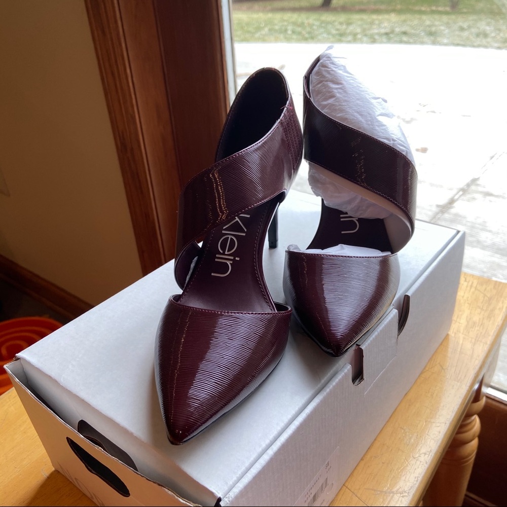 Calvin Klein Gella Pointed Toe Pump